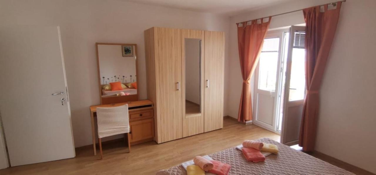 Apartments Mate Baška Voda Eksteriør billede