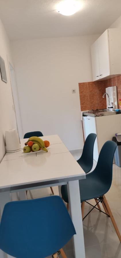 Apartments Mate Baška Voda Eksteriør billede